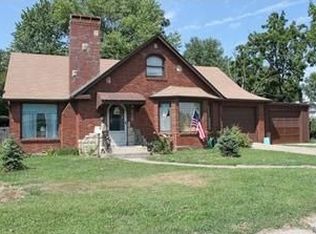814 N Noland Rd, Independence, MO 64050