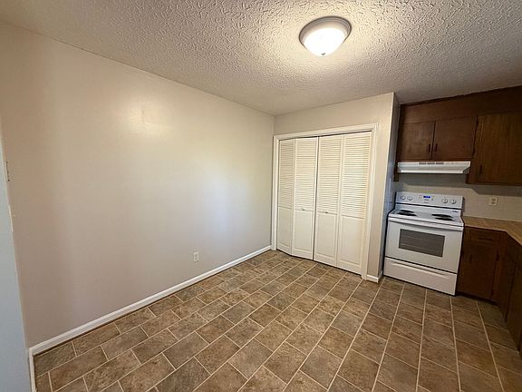 3rd image of 148 Moss Creek Dr APT 1