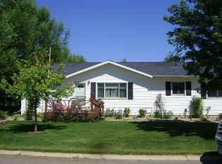 197 2nd St NE, Clarks Grove, MN 56016
