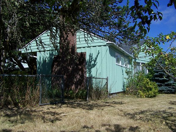 2nd image of 1204 Thomas Ave