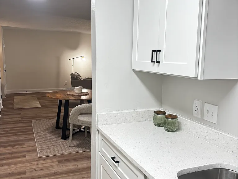 Brookhaven Apartments — Photo 9