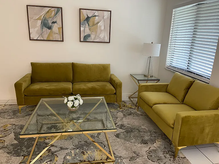 Banyan Club Apartments — Photo 10