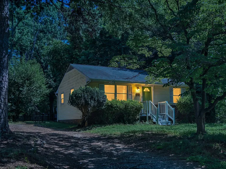 2113 Jennie Linn Dr — Photo 35