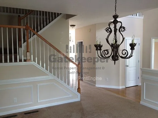 4 bed, 3.5 bath, 2866 sqft, $2,795 — Photo 3