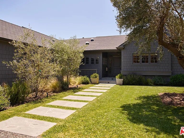 519 Moreno Ave — Photo 2