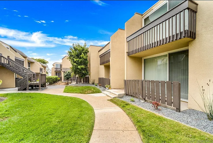 Studio, 363 sqft, $1,995 — Photo 3