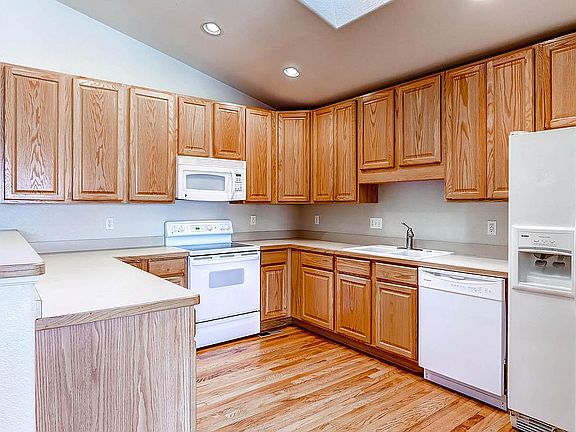 2nd image of 6806 S Dover Cir