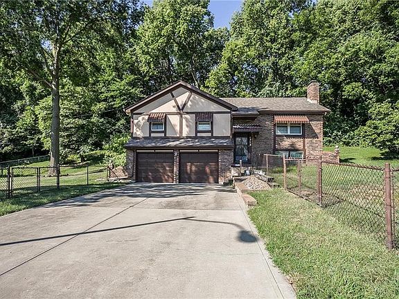 2nd image of 1712 Haas Dr