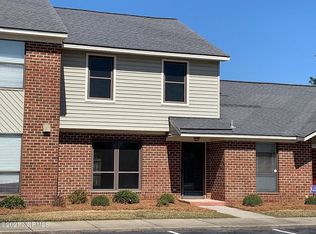 8 Upton Ct, Greenville, NC 27858