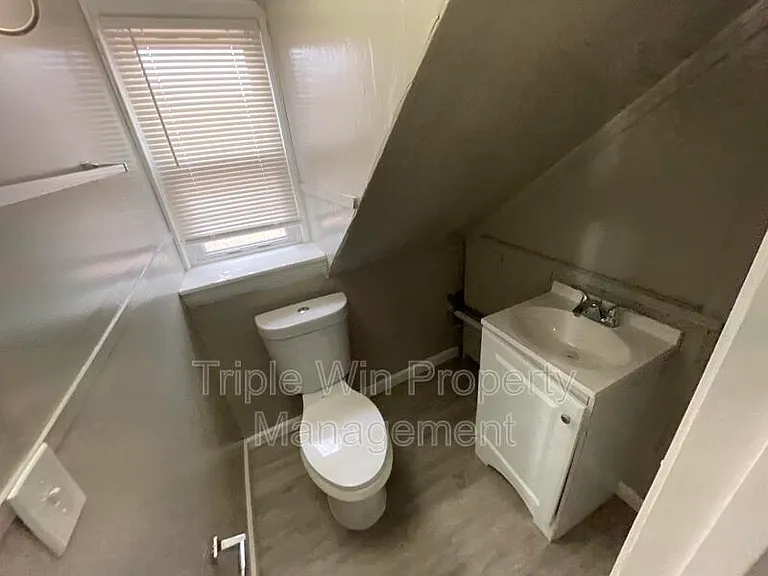 802 Rowles Ave — Photo 29