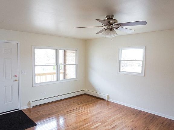 3rd image of 1000 Manchester Ct APT 4