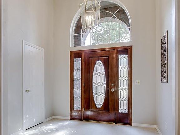 3rd image of 2660 Creekside Ct