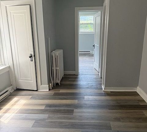 5th image of 208 N 9th St APT 1