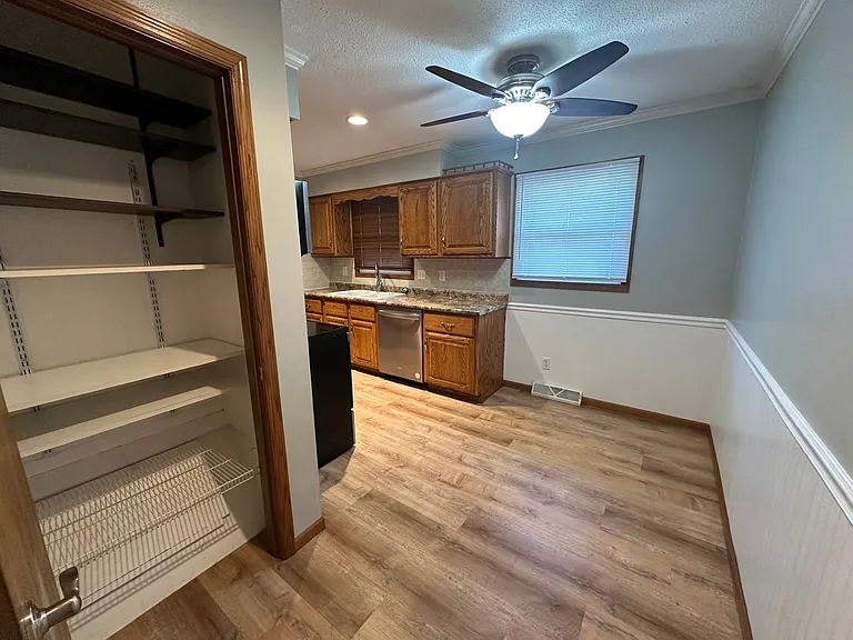 3520 Sunny Hill Dr — Photo 8
