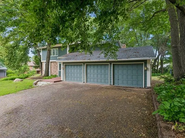 8440 Bayridge Ln, Bloomington, MN 55438