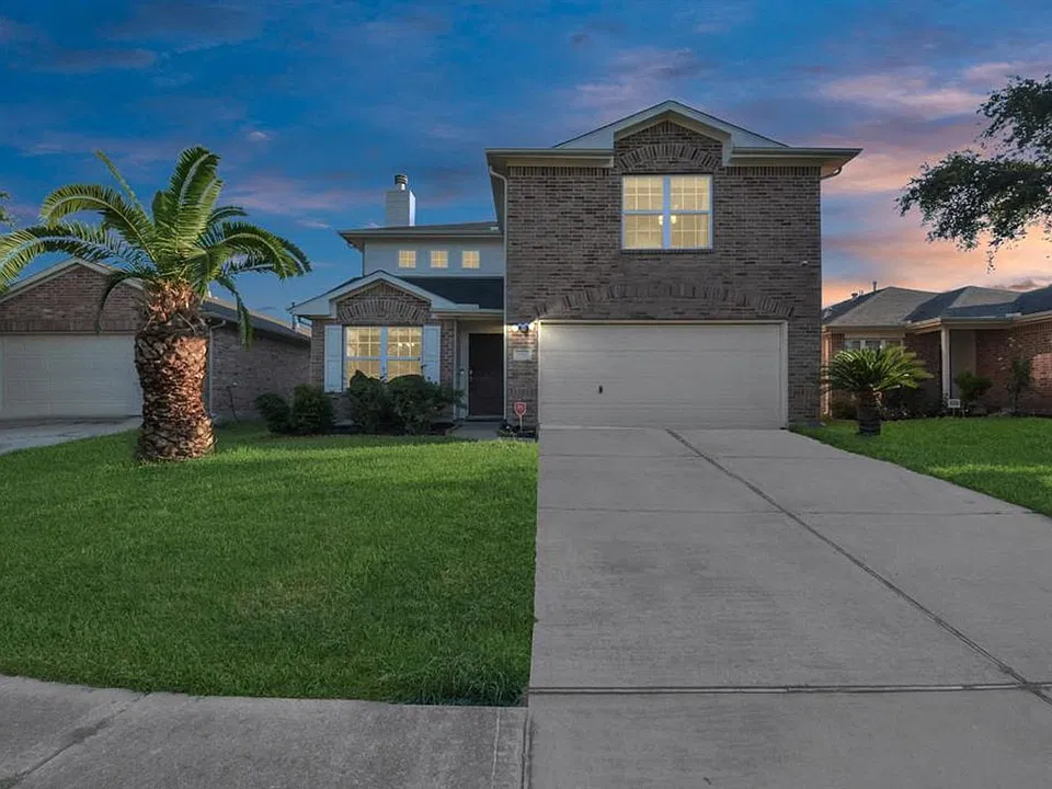 17922 Mission Bluff Ln