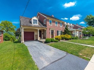 107 E Broad St, New Holland, PA 17557