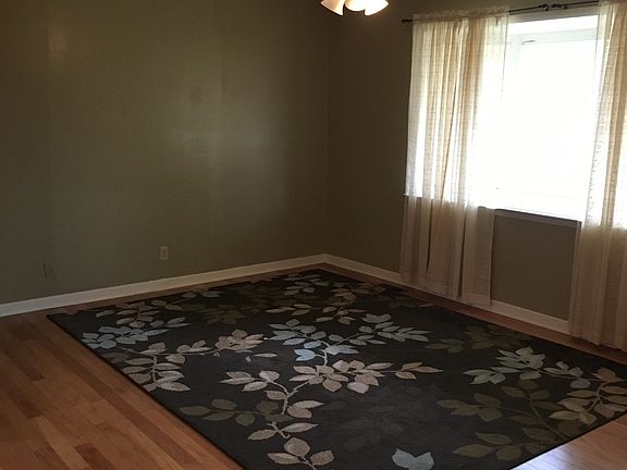 5th image of 165 Lena Dr