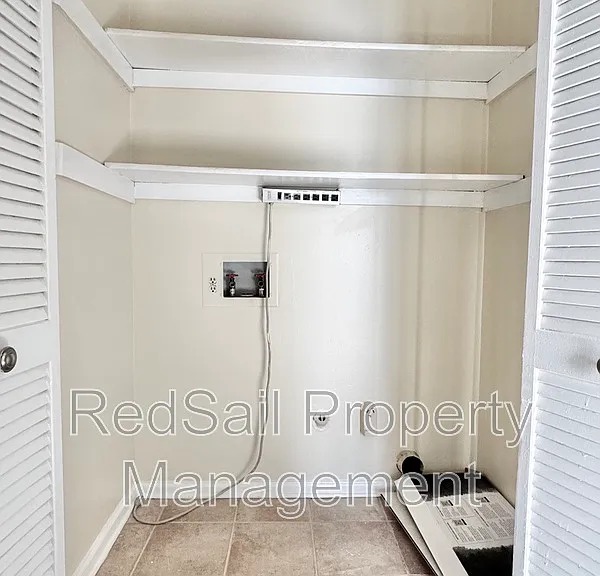 1067 Willow Green Dr — Photo 15