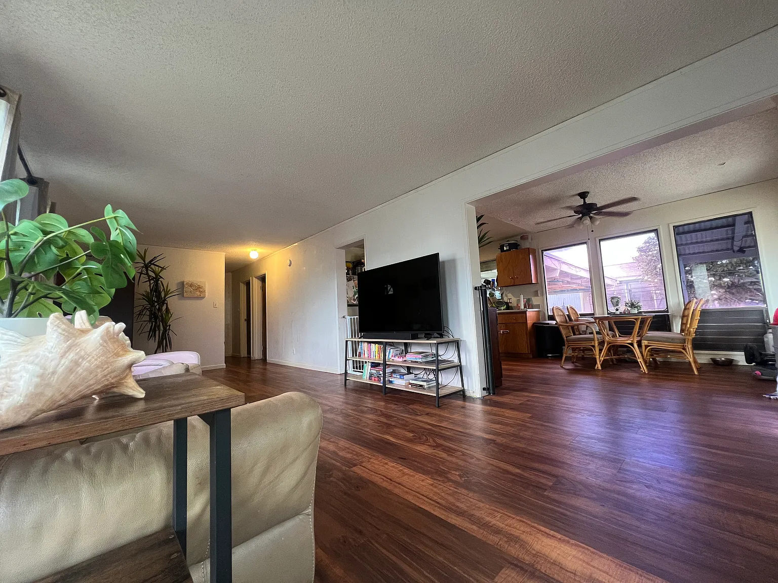 2 bed, 800 sqft, $2,100 — Photo 3
