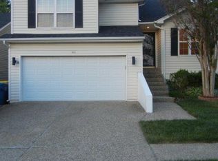 3911 Pinoak View Ct, Louisville, KY 40299