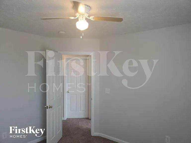356 Brandon Dr — Photo 14