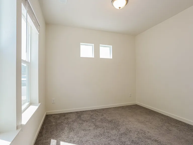 18601 E 47th Pl — Photo 15
