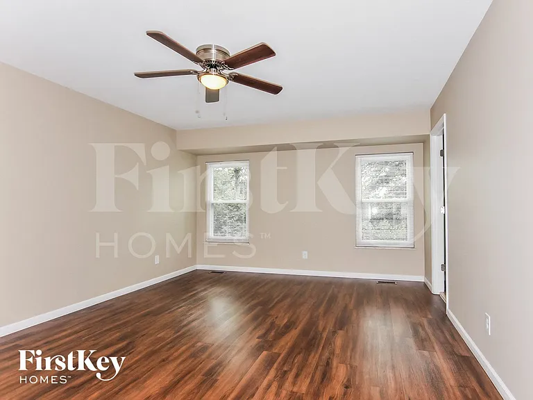 4446 Skyridge Dr — Photo 11