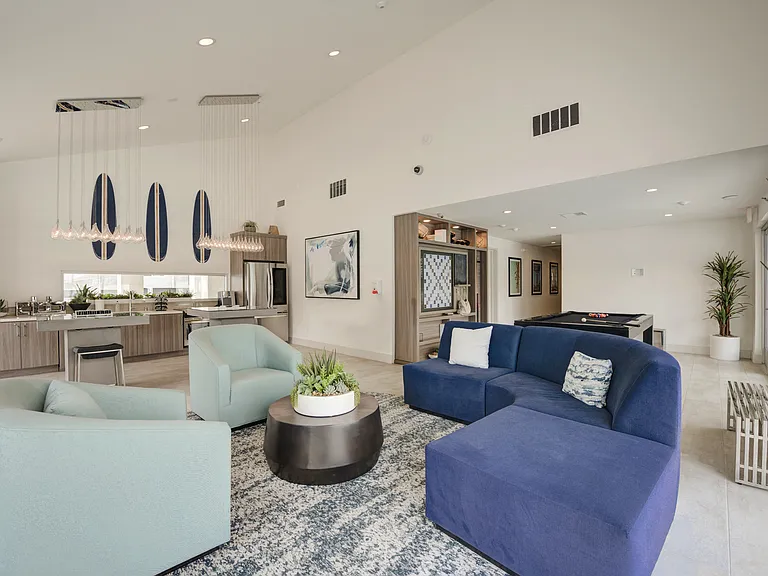 Laguna Gardens Apts. — Photo 14