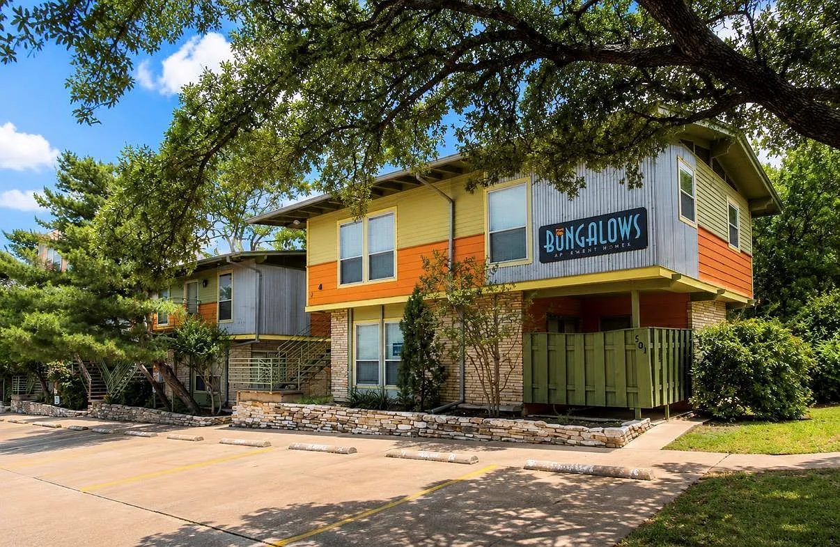 1 bed, 1.0 bath, 395 sqft, $750 — Photo 1