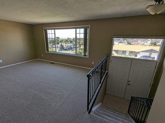 Living Room and Entrance