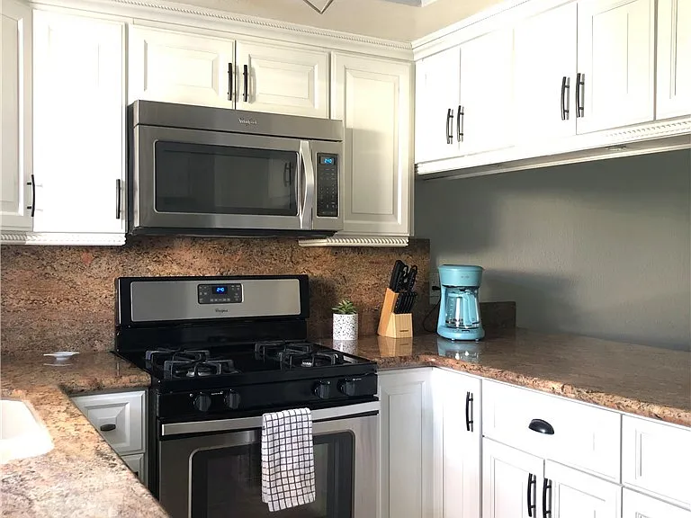 307 Tava Ln — Photo 2