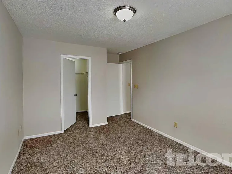 4244 Village Trace Dr — Photo 10