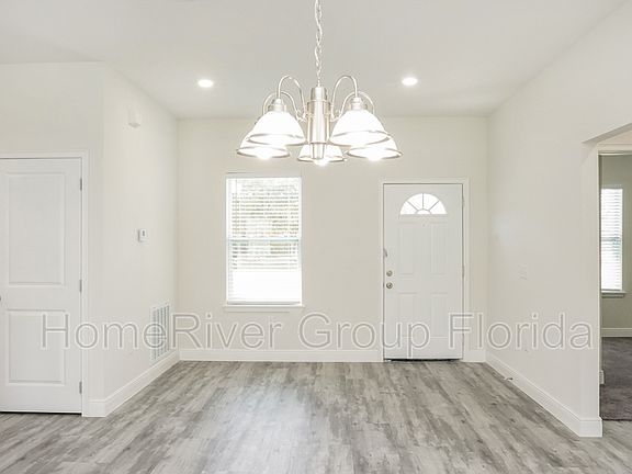 4th image of 1823 Manitoba Ct