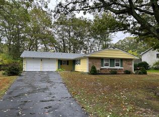 11 Westmoylan Lane, Coram, NY 11727