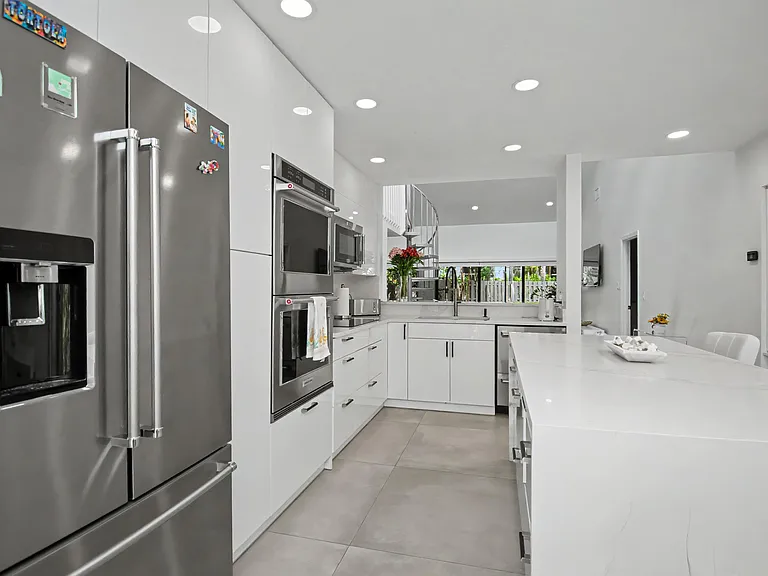 6602 Thornhill Ct — Photo 6