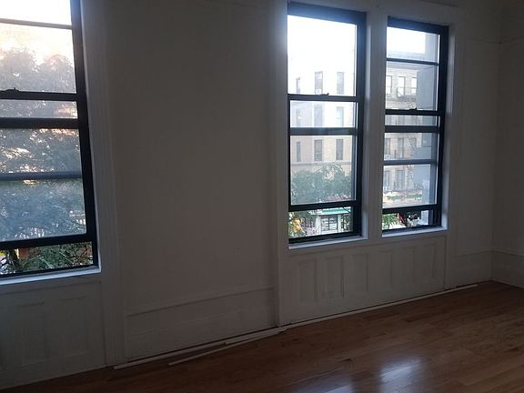 5th image of 201 W 107th St APT 8