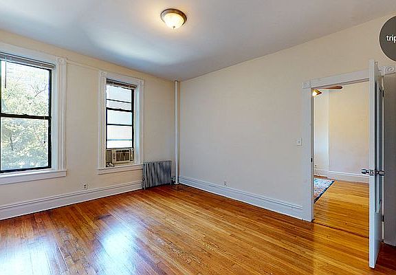 4th image of 68 E End Ave APT 4R