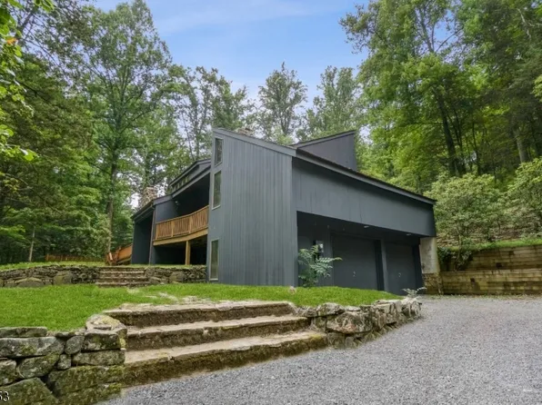 61 Hollow Brook Rd, Tewksbury Twp., NJ 07830