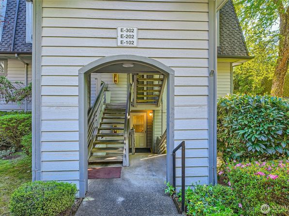9816 NE 142nd Place #E102, Kirkland, WA 98034