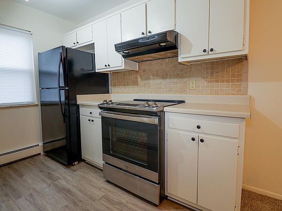 2nd image of 21348 Beaconsfield