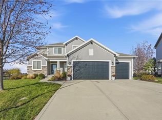 3106 SE 3rd Ter, Lees Summit, MO 64063