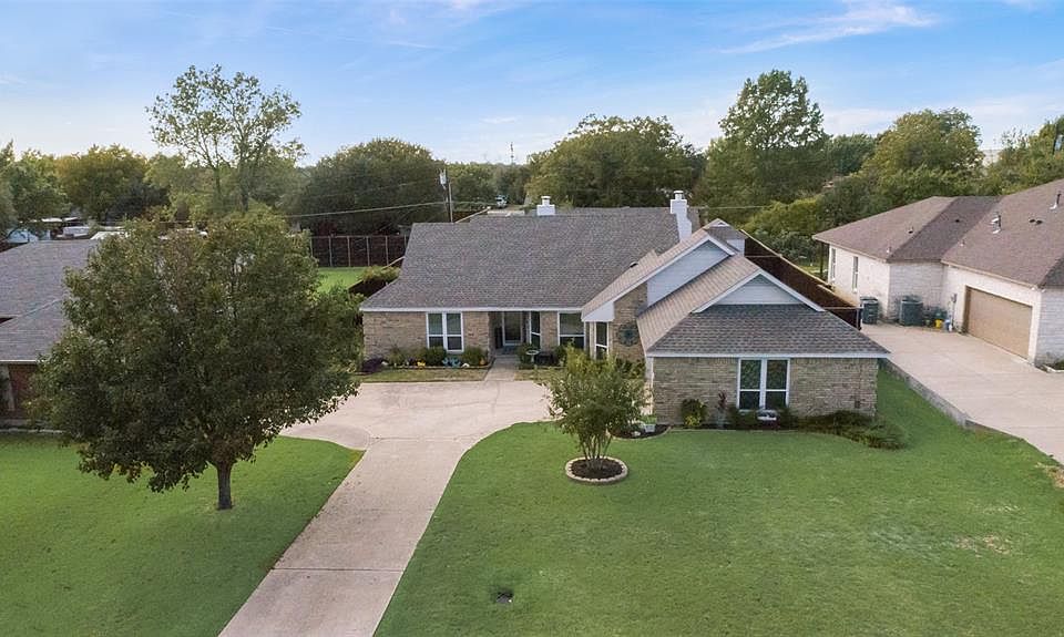 1st image of 6707 Coral Ln