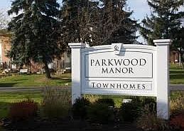 1st image of 102 Parkwood Ln