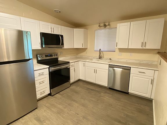 Updated Kitchen with Stainless Steel Appliances