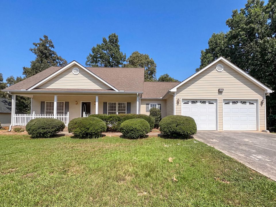 1st image of 3073 Saratoga Dr
