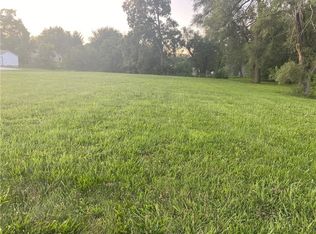 106 E Army Post Rd, Des Moines, IA 50315