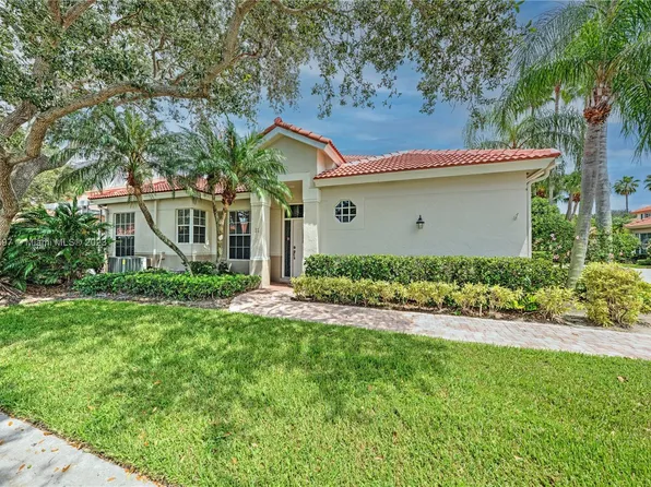 35 Monterey Pointe Dr, Palm Beach Gardens, FL 33418