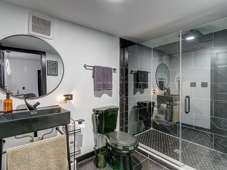 1363 W Crystal St #1RF — Photo 14