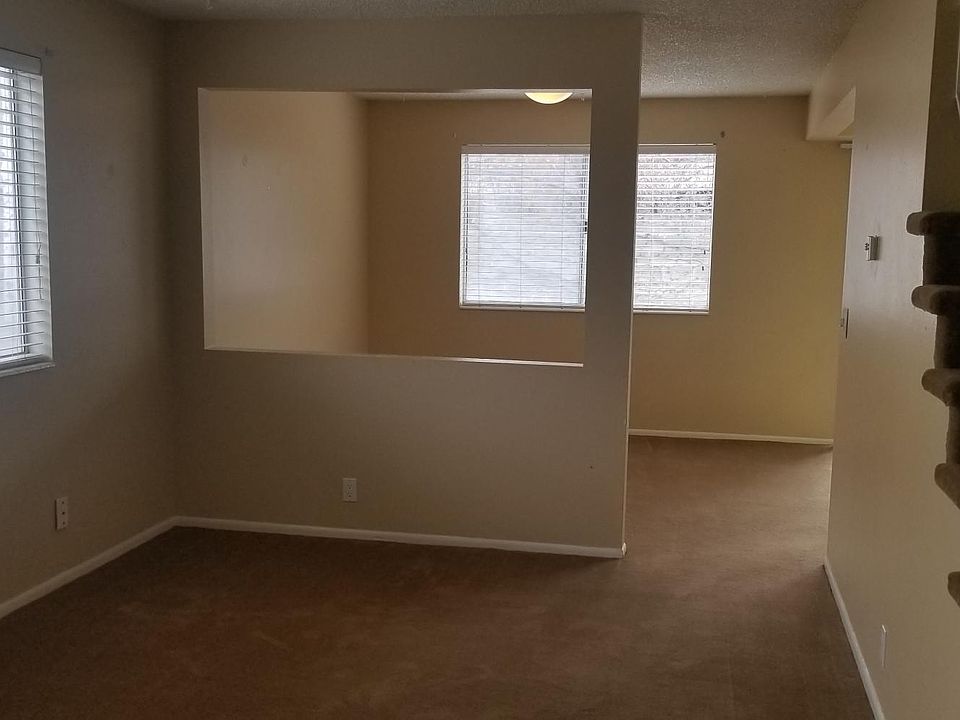 1st floor Family Room, dining room, coat closet, entrance to garage, kitchen